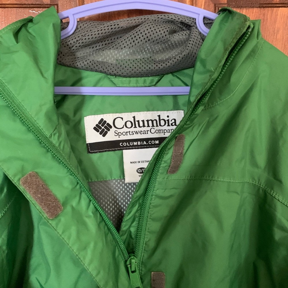 Columbia youth rain jacket/wind breaker